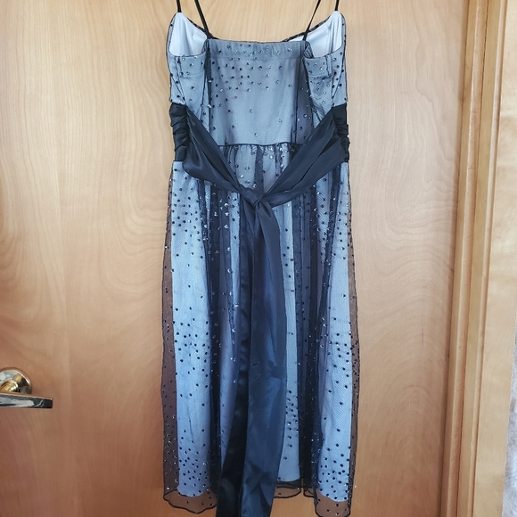 💥3 for $15💥Jessica Grey w/ Black overlay sparkly cocktail 👗 - Picture 5 of 8